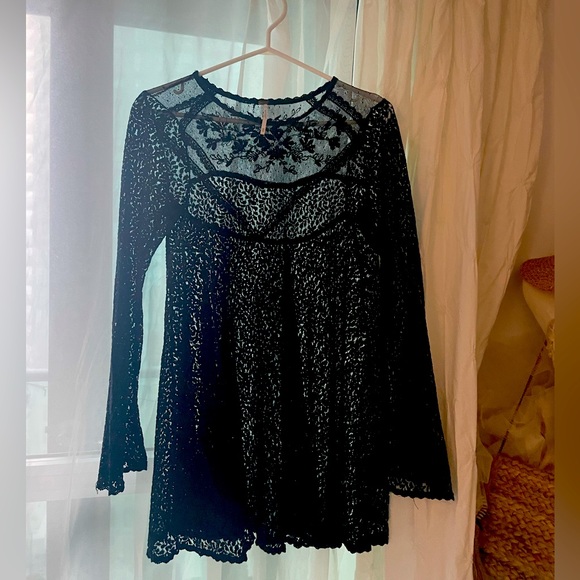 Beautiful lace Free People dress XS but runs a little large - Picture 1 of 3